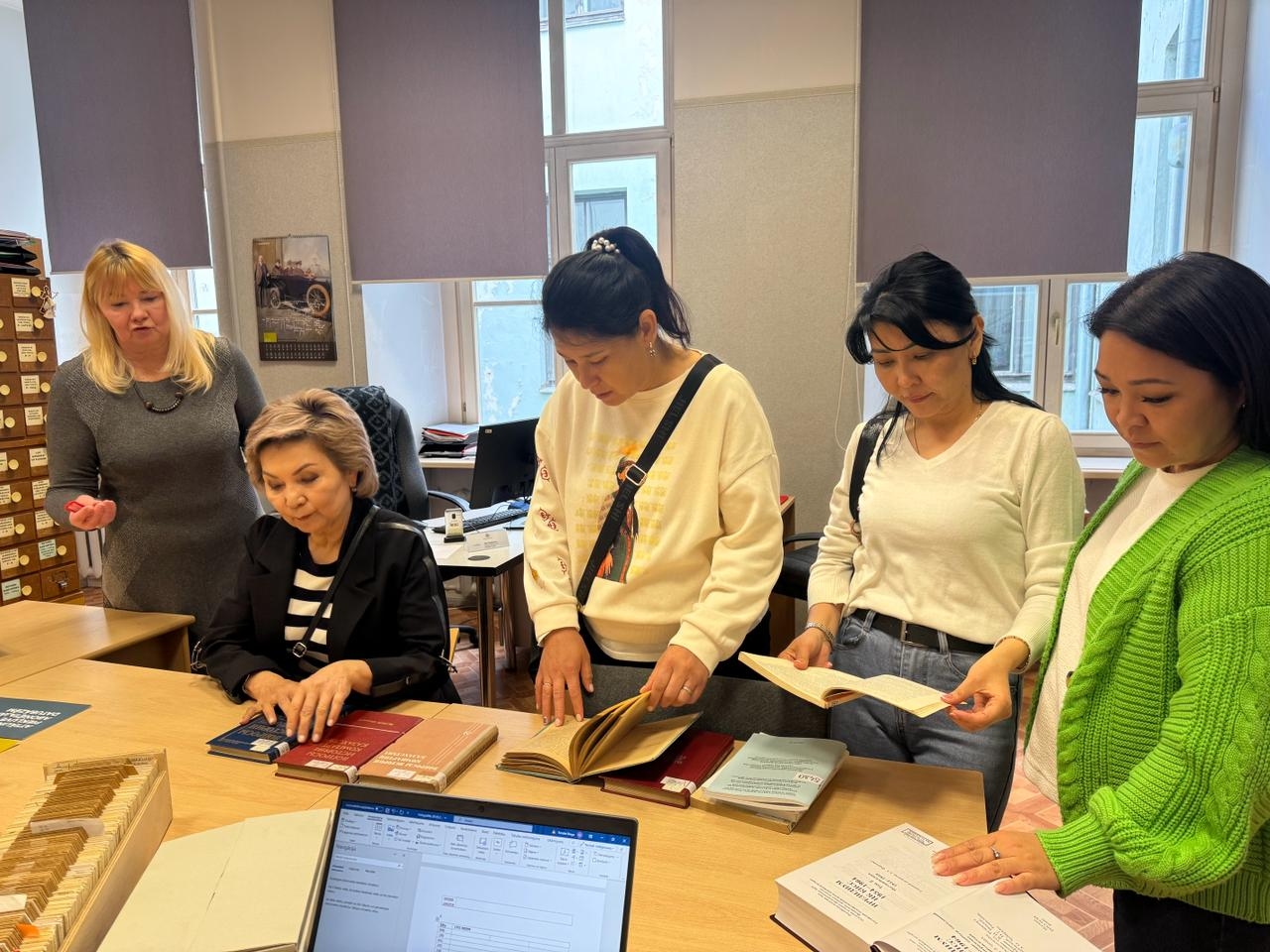 Kazahstānas delegācijas vizīte Latvijas Nacionālajā arhīvā, bibliotēkas apmeklējums