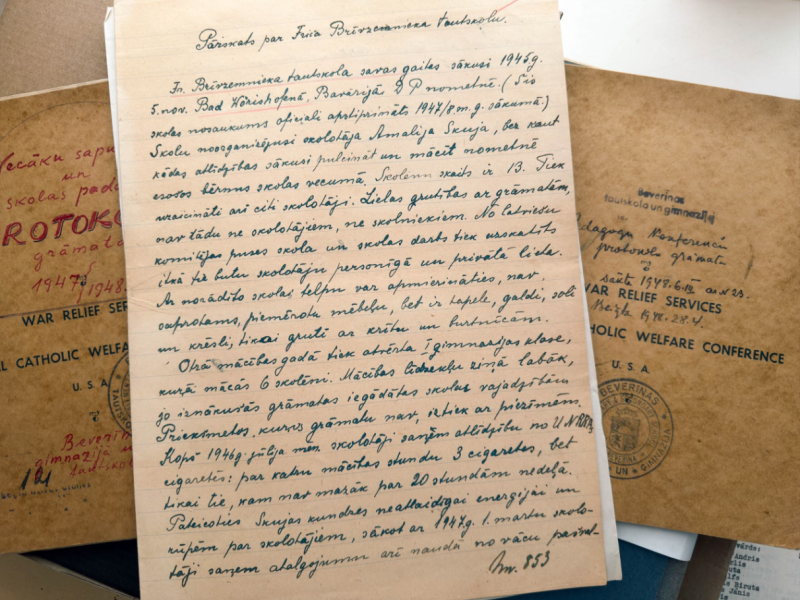 Krāsaina bilde, pārskats par Friča Brīvzemnieka tautskolu