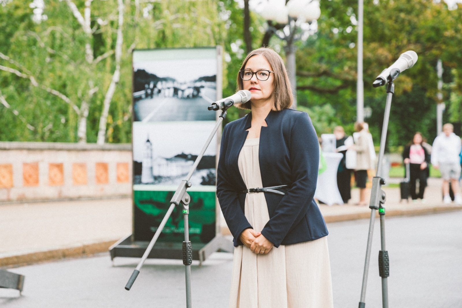 Krāsaina bilde, Izstādes "Baltijas ceļš - vienoti brīvībai" atklāšanas pasākums pie Brīvības pieminekļa, fotogrāfs Oskars Artūrs Upenieks